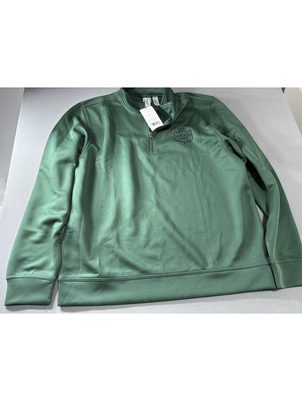 Canada Dry Sweater NWT Size Large